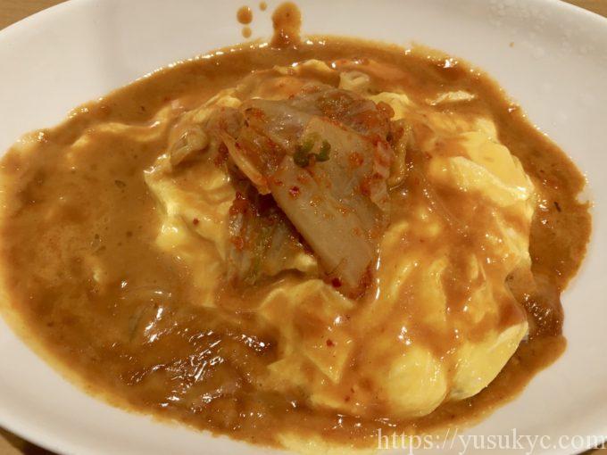 ラ・ポワールのイカとキムチのピリ辛オムライス