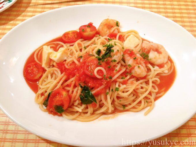 マリノのプリプリエビとモッツァレラチーズの生トマトソース