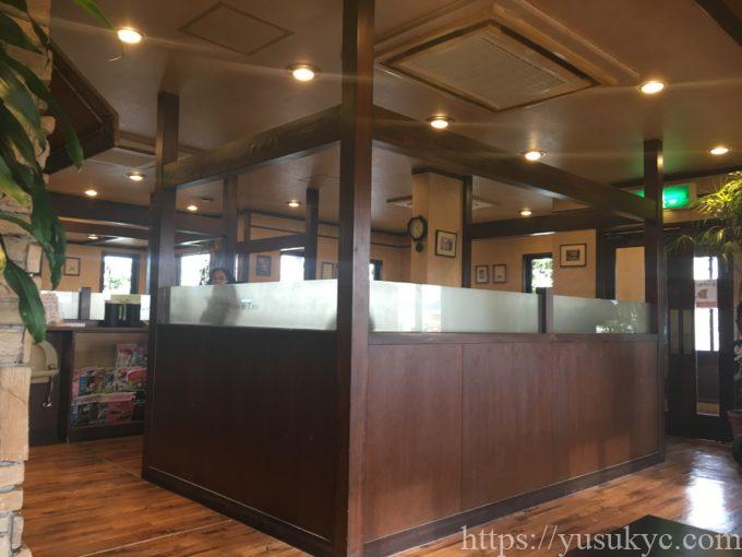 ポム・ド・テールの店内