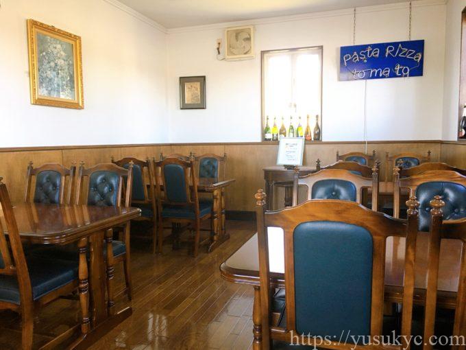 トラットリア トマトの店内