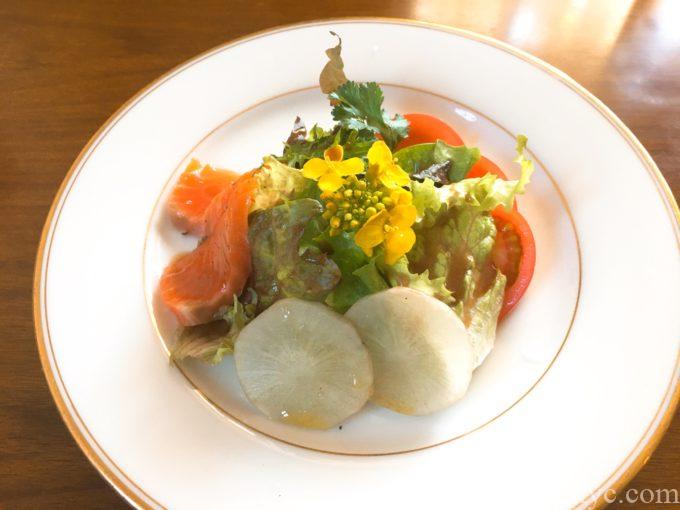 トラットリア トマトのランチのサラダ