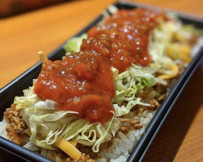 南国居酒屋おじぃのテイクアウトタコライス(いなべのテイクアウト)