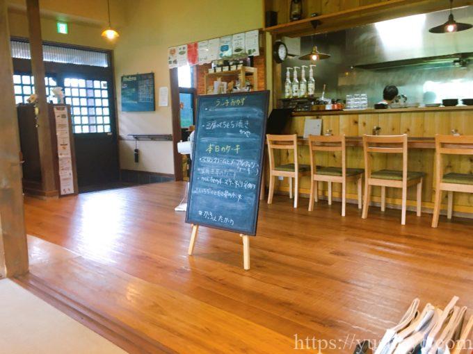 かふぇたかのの店内