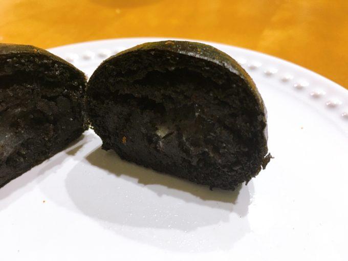 八舎(はちしゃ)のかりんとう饅頭（黒ごま）