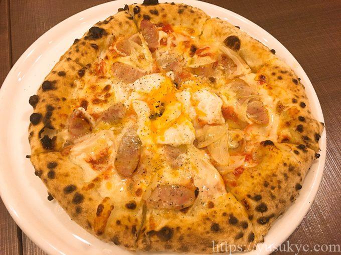 ピッツェリアケンのピザ(ビスマルク)