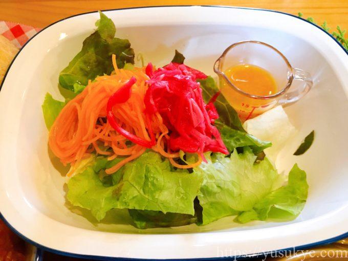 BEARE(ベアーレ)のプレート盛り合わせのサラダ