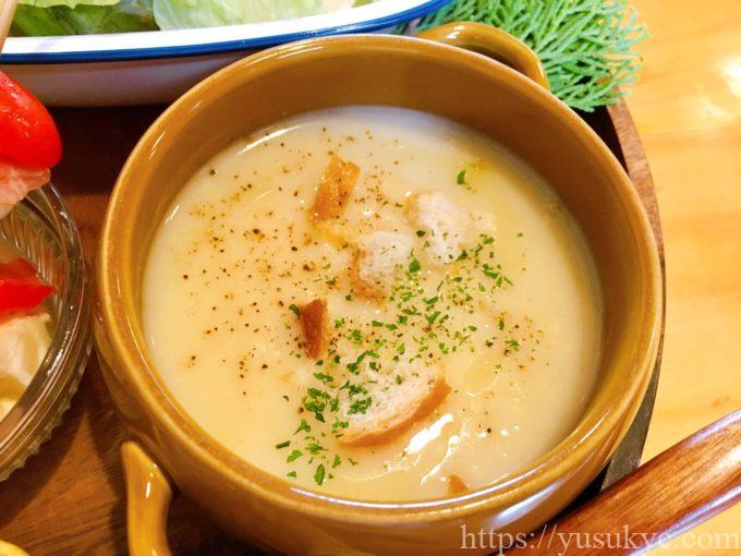 BEARE(ベアーレ)のプレート盛り合わせのスープ