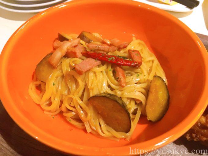 オレンジカウティーダイナーのメニュー(ナスとベーコンの和風パスタ)