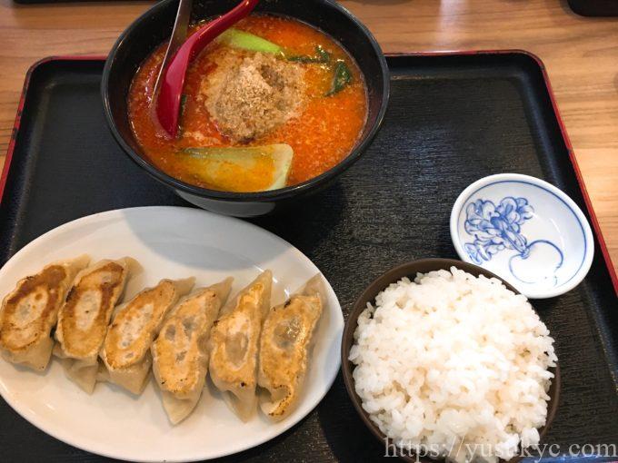 味味のメニュー(担々麺・焼き餃子)