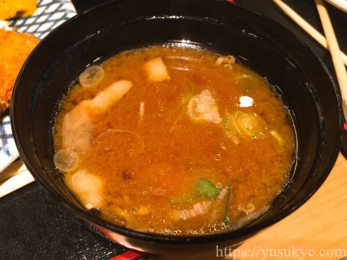 なばなの里のとんかつ「かつ丸(かつまる)」のメニュー(ロースかつ定食・中サイズ)