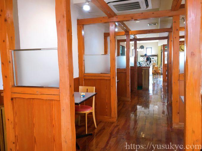 アミアンの店内