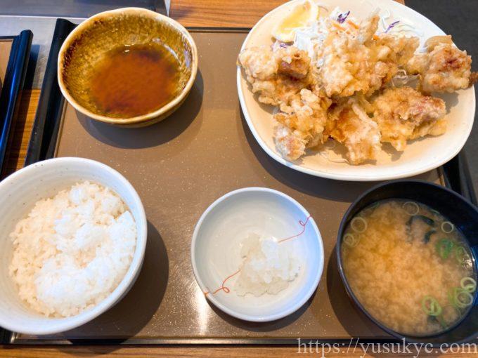 やよい軒のメニュー(とり天定食)