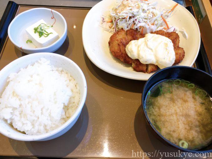やよい軒のメニュー(チキン南蛮定食)
