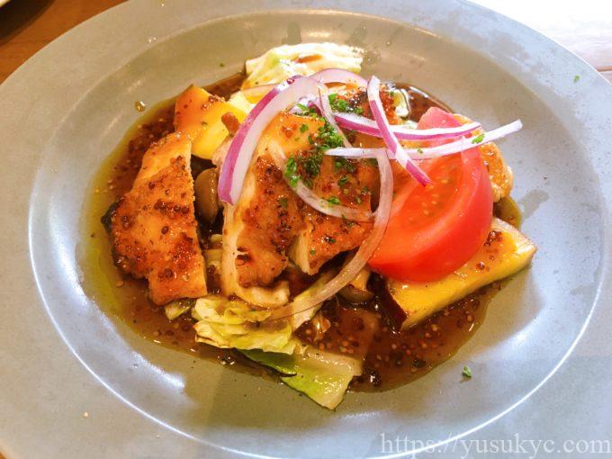 Wa-cha Wa-cha(わちゃわちゃ)のランチ(肉のメイン料理)