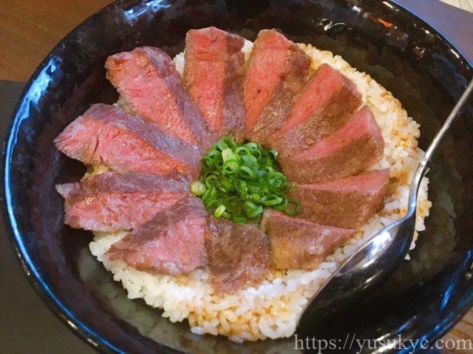 南国居酒屋おじぃのメニュー(ローストビーフ丼)