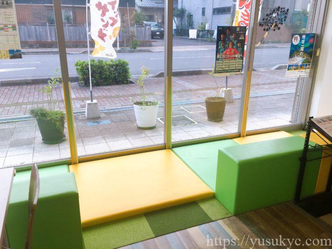 パン屋Roki(ロキ)の店内 キッズスペース