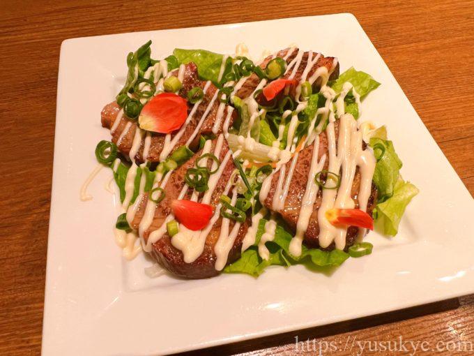 ドラゴンキッチンのメニュー(炙りチャーシュー)