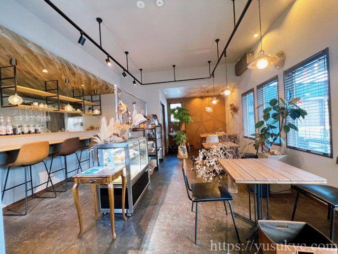 クレマアマートコーヒーの店内