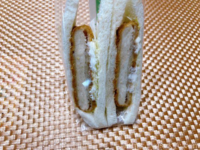 T/S Bakery(ティーエスベーカリー)のメニュー(チキンカツサンド)