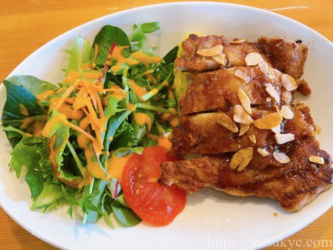 魔法のパンケーキ北勢店のメニュー(ガーリックチキンライスボール)