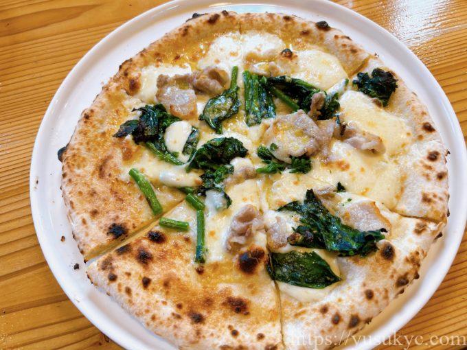 PIZZERIA LUNA E MARE(ピッツェリア ルーナ エ マーレ)のパンチェッタと菜の花のピザ